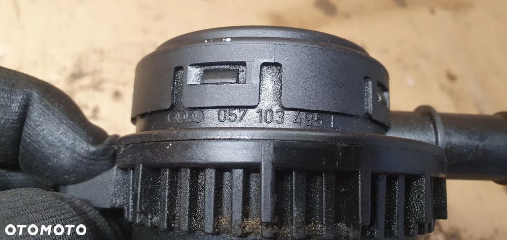 Odma separator oleju Audi A6 C6 2.7 TDI 057103495L - 6