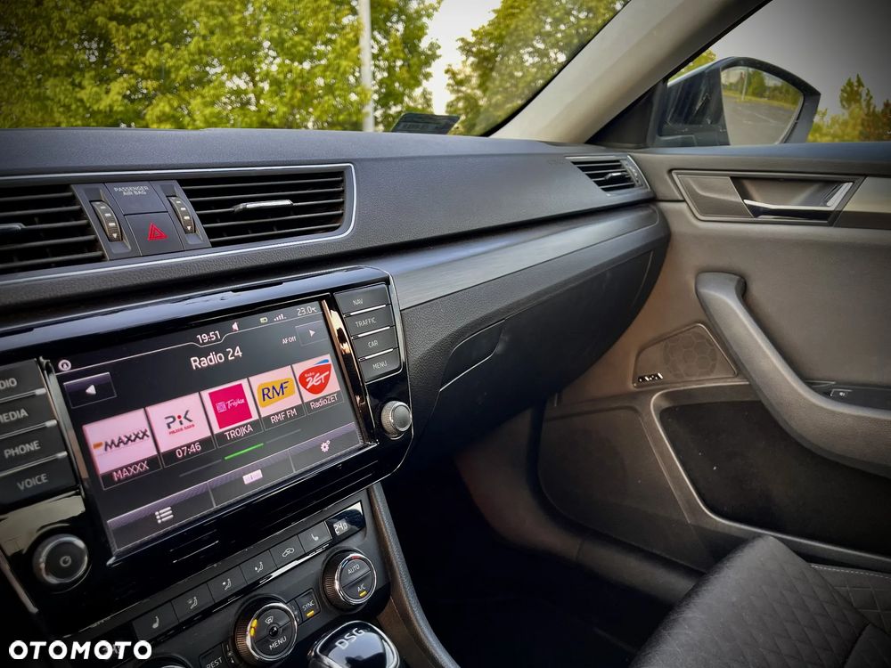 Skoda Superb 2.0 TDI Style DSG - 8