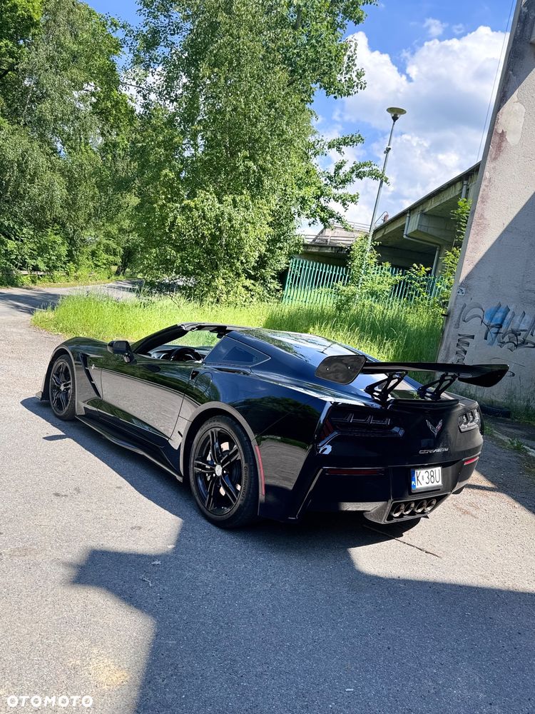 Chevrolet Corvette - 25