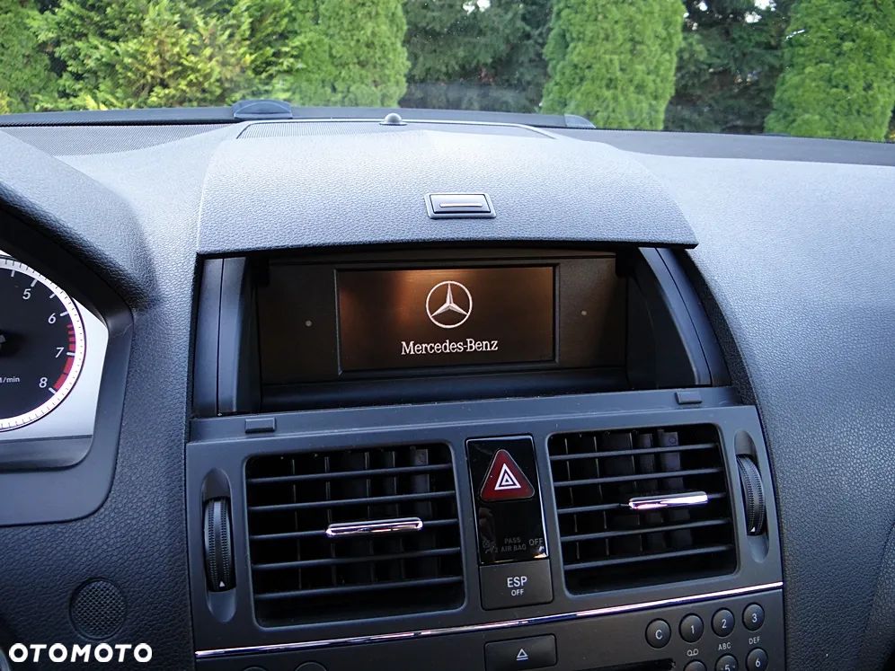 Mercedes-Benz Klasa C 180 Avantgarde Edition - 29