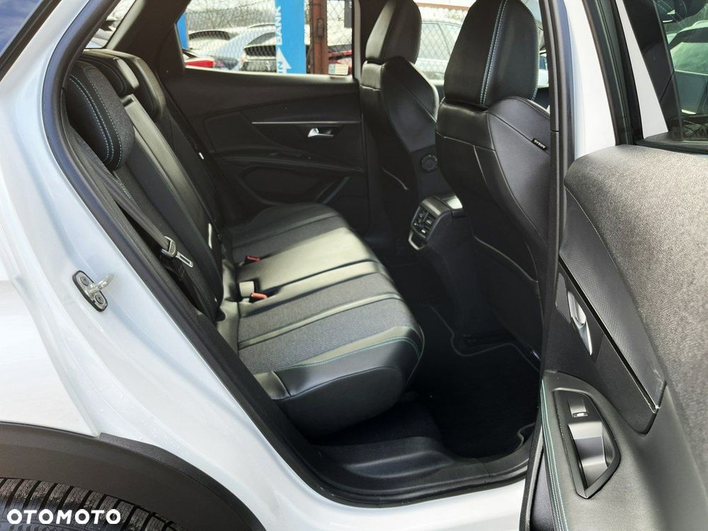 Peugeot 3008 1.2 PureTech Allure Pack S&S EAT8 - 33