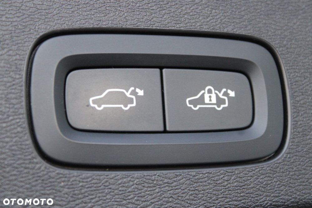 Volvo V60 Cross Country - 18