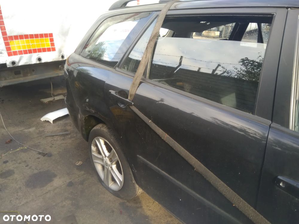 Mazda 6 drzwi tylne prawe