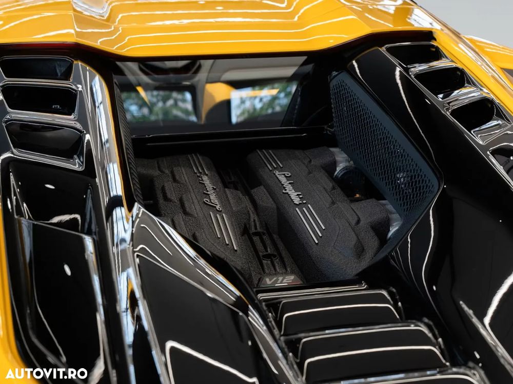Lamborghini Revuelto - 29
