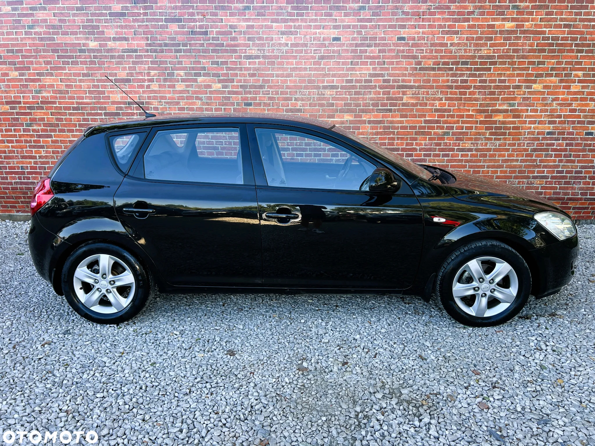 Kia Ceed - 40