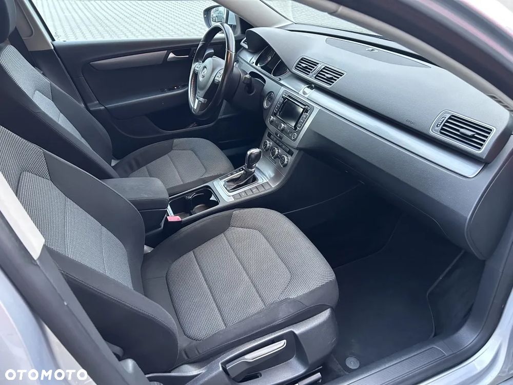 Volkswagen Passat - 15