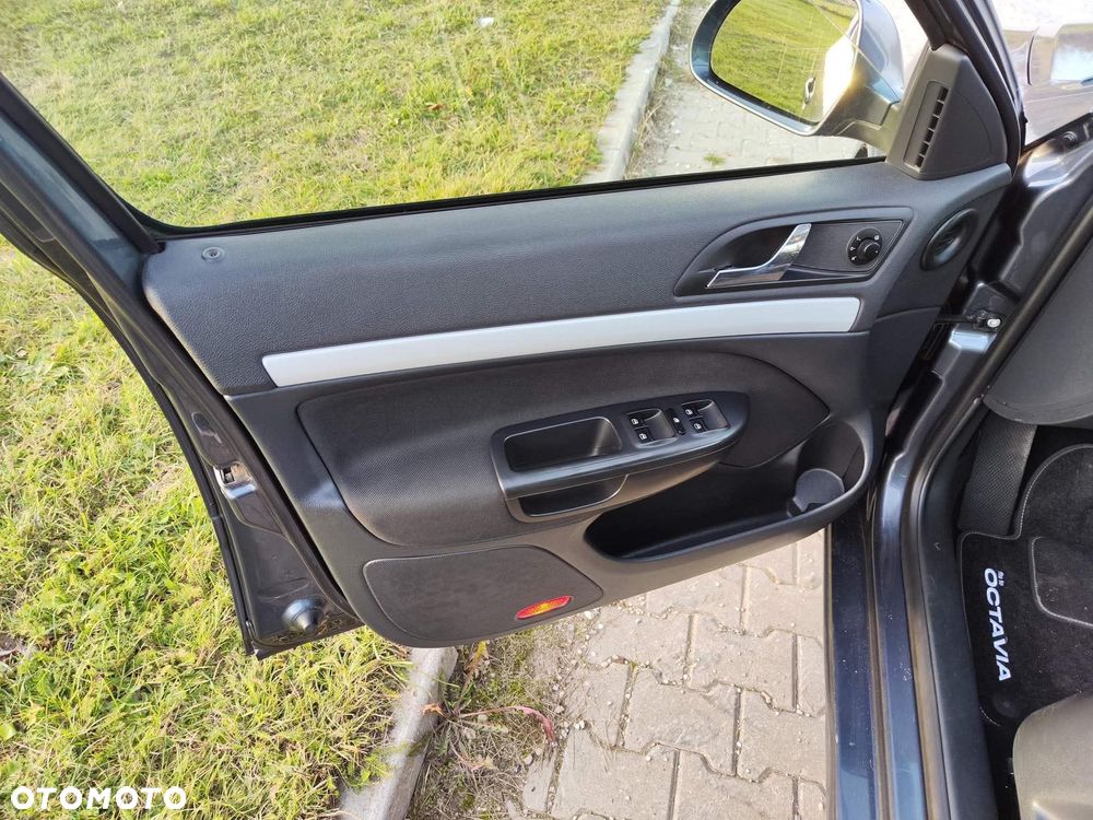Skoda Octavia 1.6 TDI Ambition DSG - 4