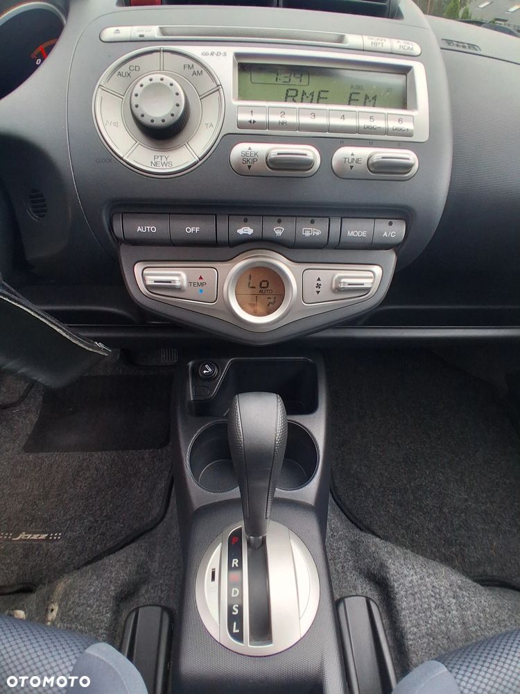 Honda Jazz 1.4 CVT ES - 23