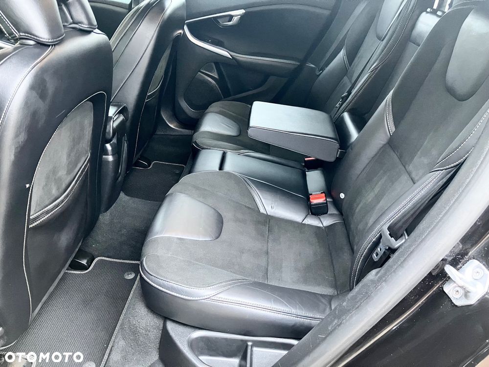 Volvo V40 D2 Geartronic RDesign - 22