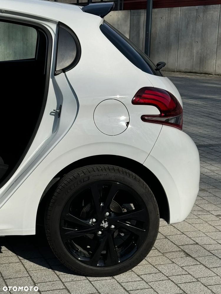 Peugeot 208 - 6