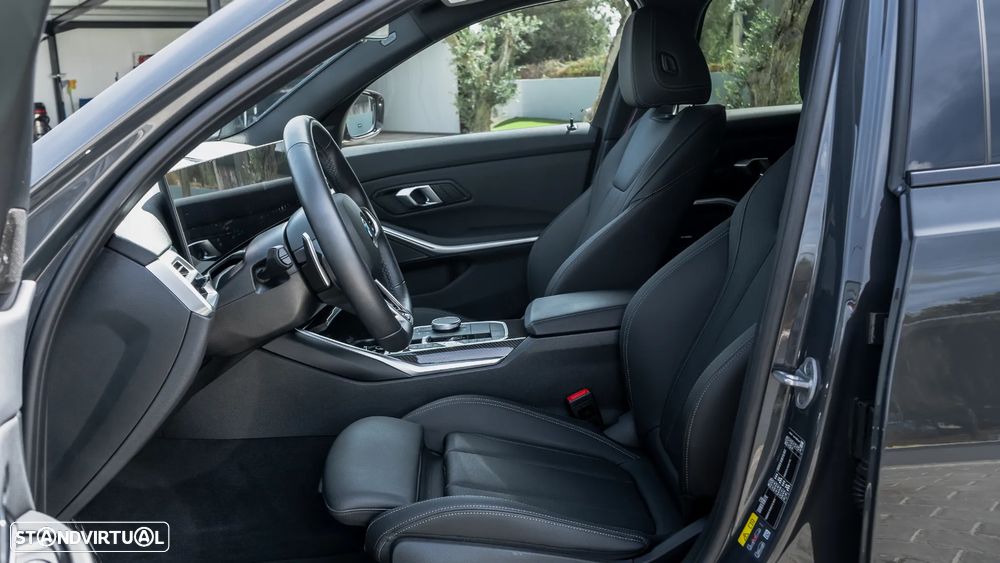 BMW 330 e Pack Desportivo M Pro Auto - 9