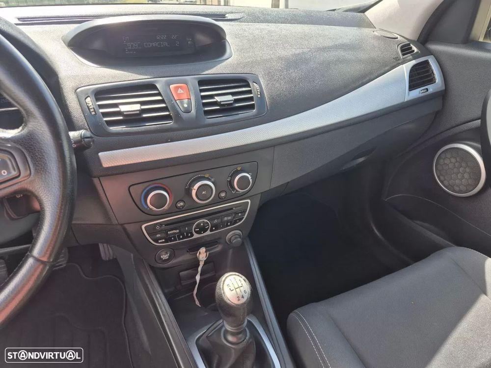 Renault Mégane 1.5 dCi Dynamique SS - 20