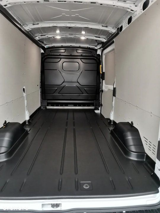 Ford E-Transit - 12
