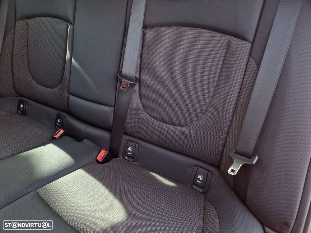 MINI Clubman One D - 13