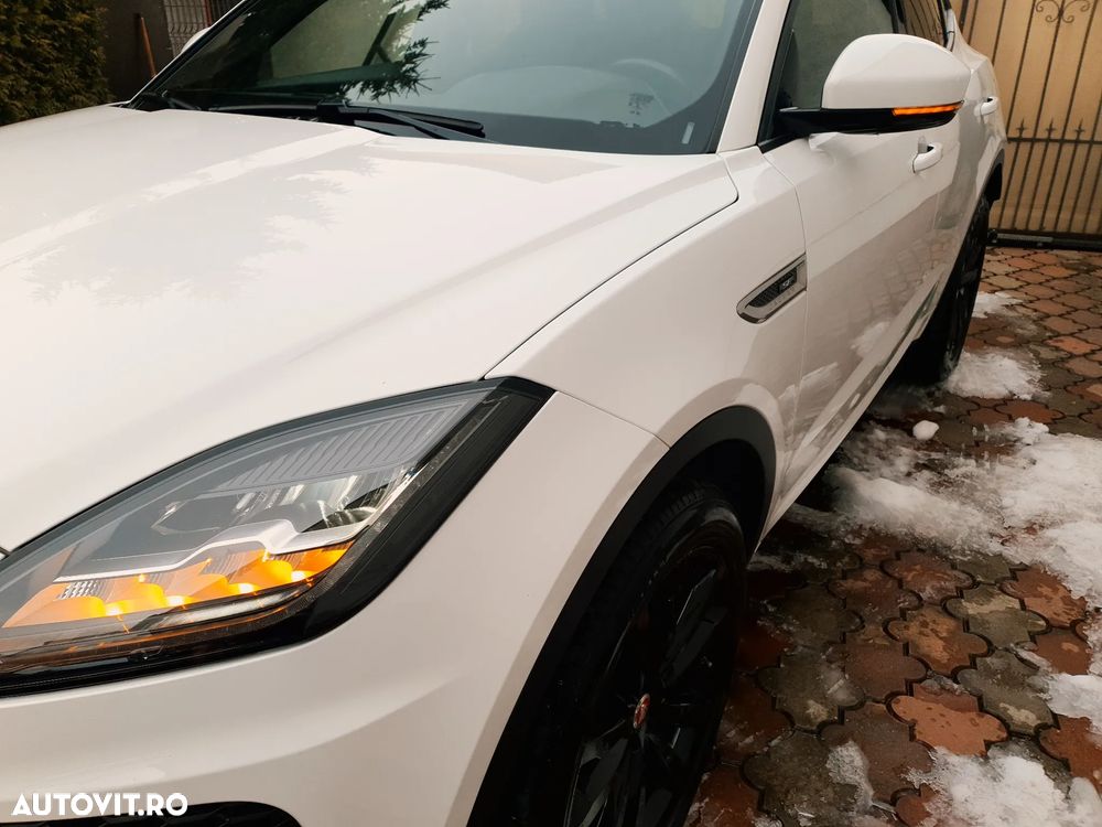 Jaguar E-Pace P250 AWD R-Dynamic S - 9