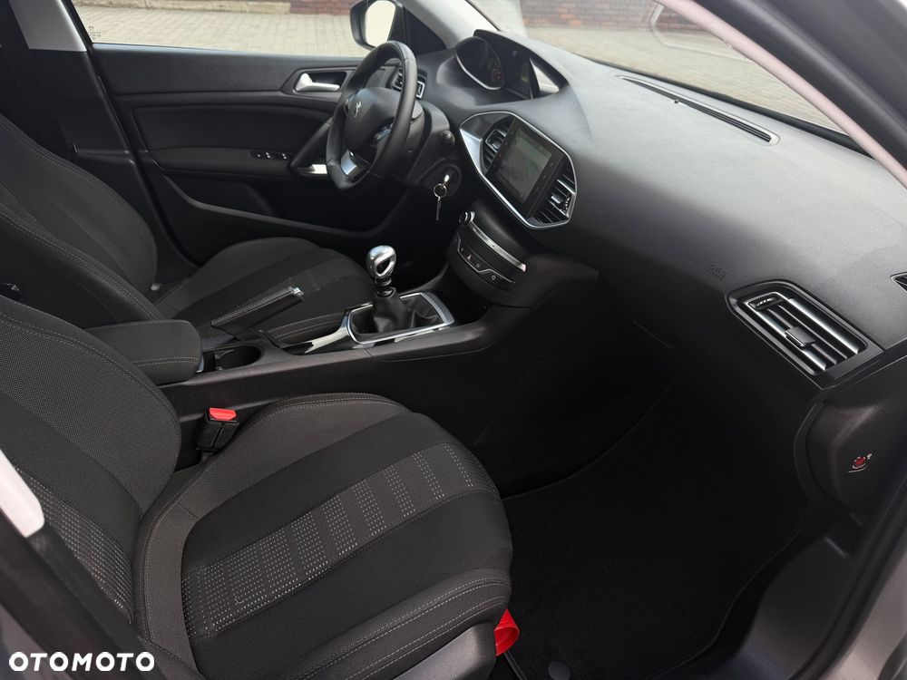 Peugeot 308 1.6 HDi Premium - 17