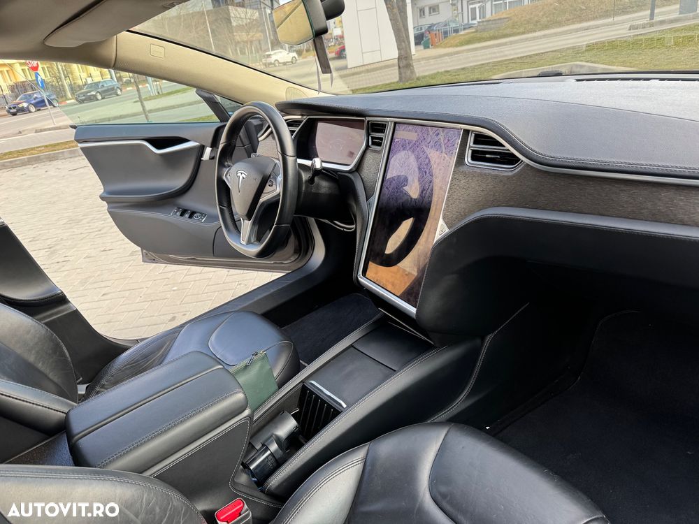 Tesla Model S Long Range - 8