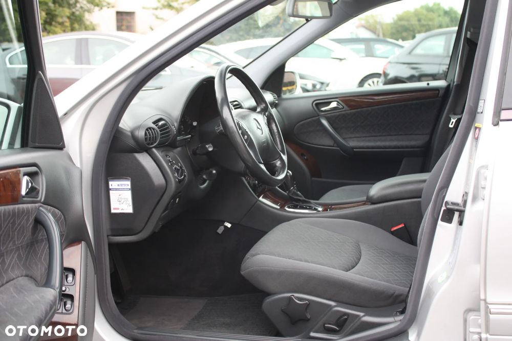 Mercedes-Benz Klasa C 180 Kompressor Automatik Elegance - 25