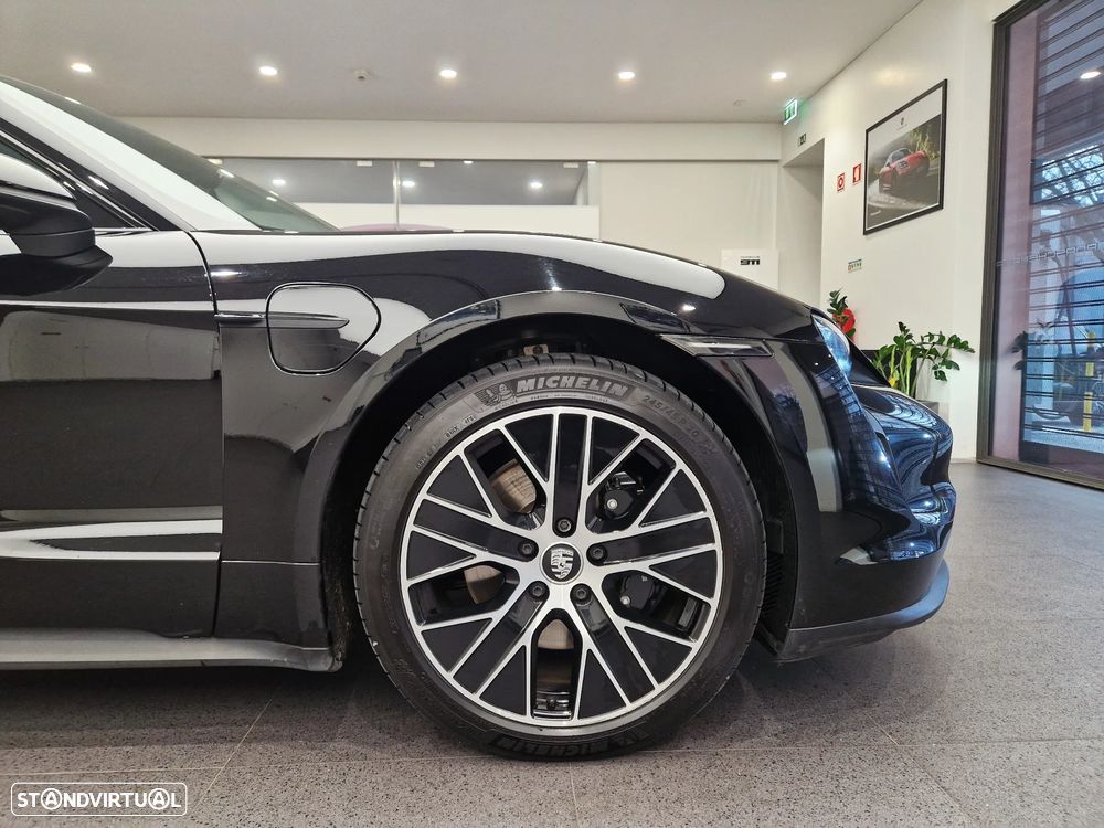 Porsche Taycan 4S - 13