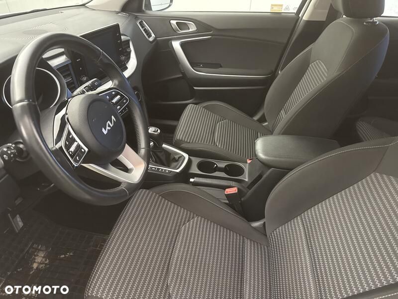 Kia Ceed 1.5 T-GDI M - 11