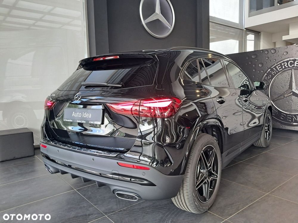 Mercedes-Benz GLA - 21