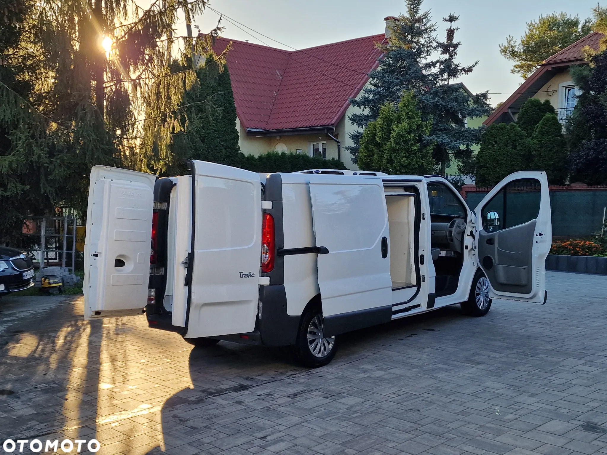 Renault Trafic - 8