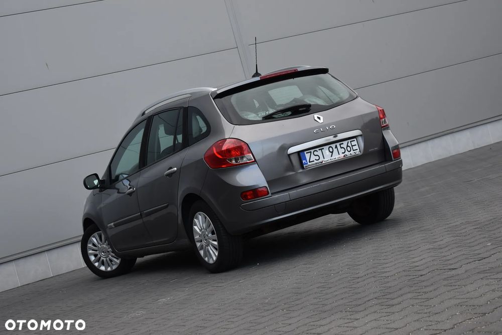 Renault Clio - 21