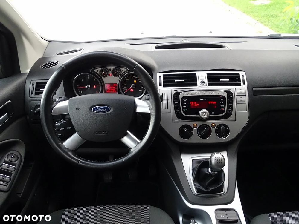 Ford Kuga 2.0 TDCi 2x4 Trend - 6