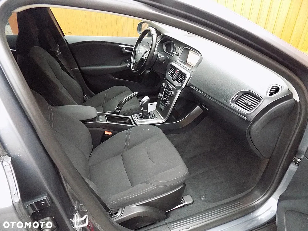 Volvo V40 Cross Country D2 Momentum - 8