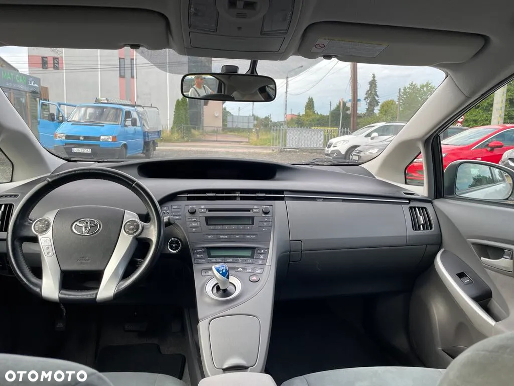 Toyota Prius (Hybrid) Executive - 20