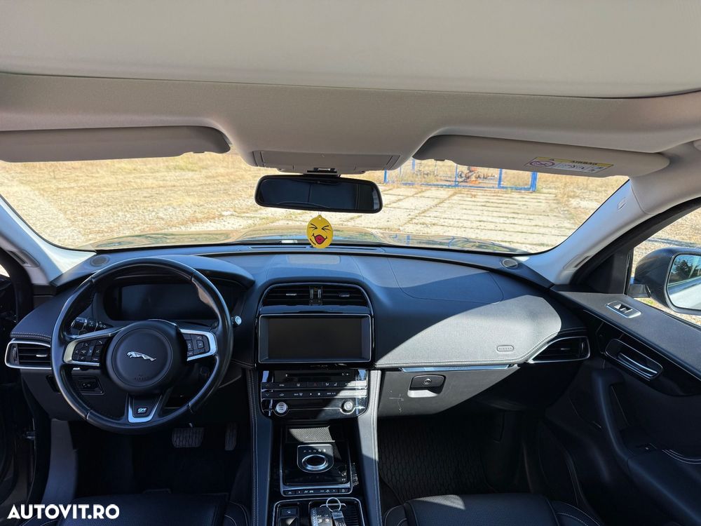 Jaguar F-Pace 20d AWD Aut. R-Sport - 12