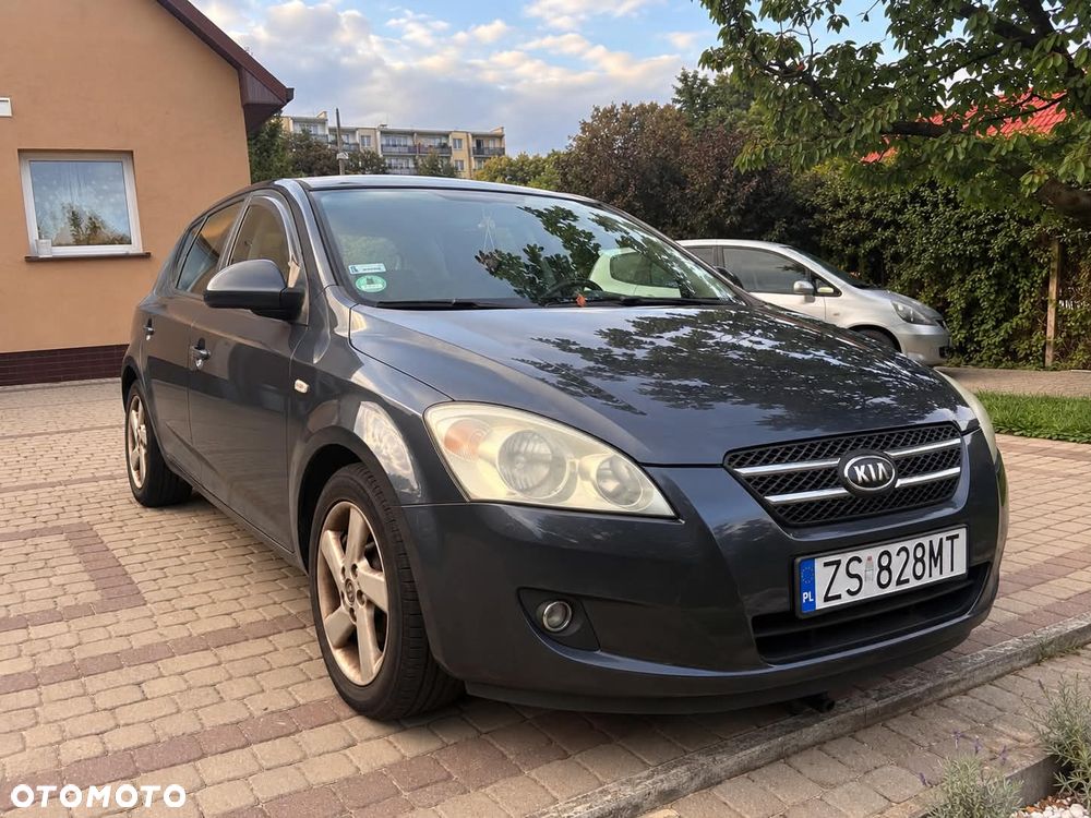 Kia Ceed - 1