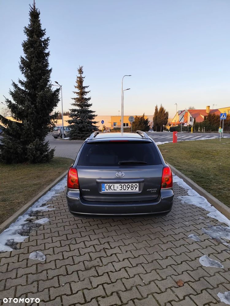 Toyota Avensis 2.2 D-4D Prestige - 4