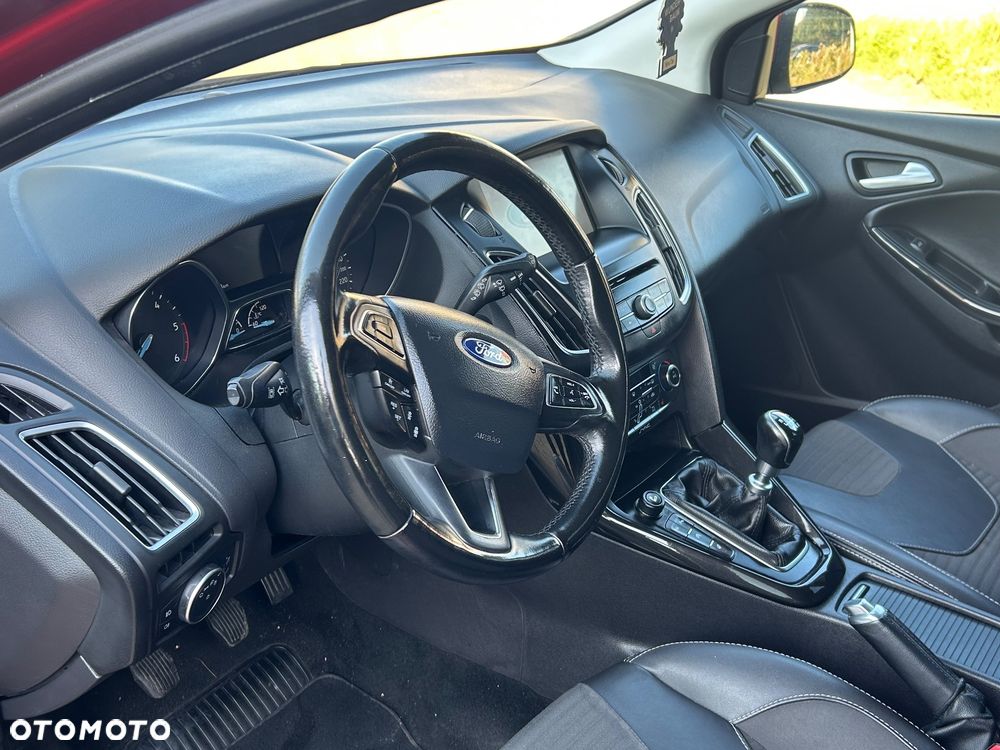 Ford Focus - 25