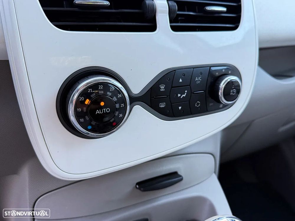 Renault Zoe (s/ Bateria) 41 kwh Life - 14