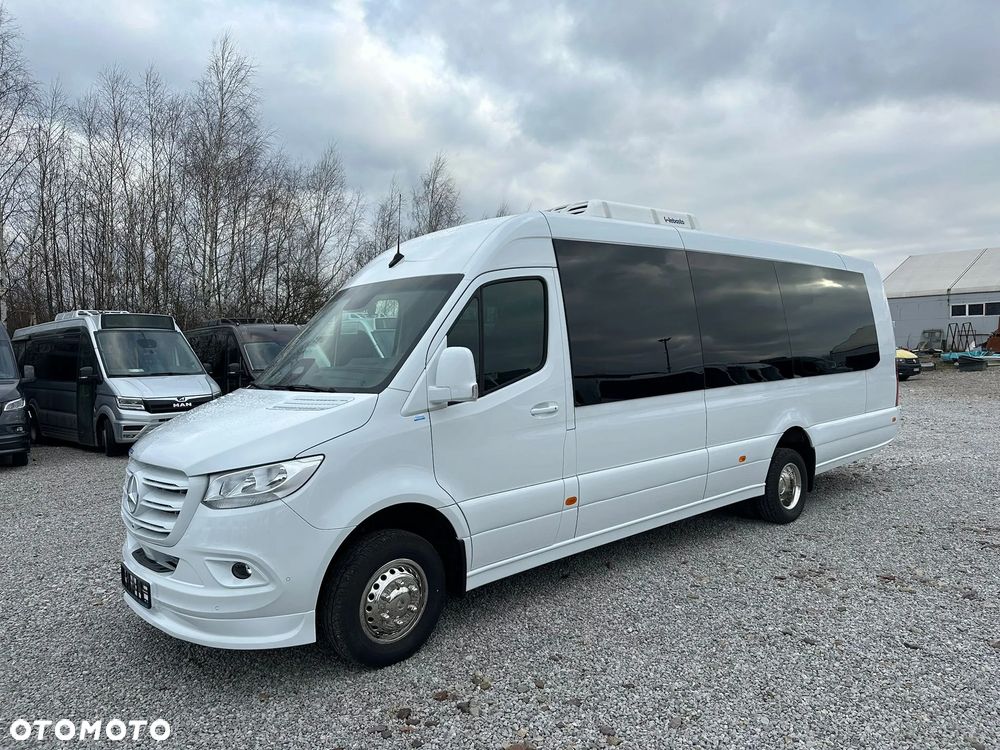 Mercedes-Benz Sprinter 517 - 8