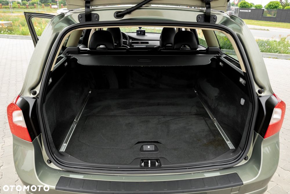 Volvo V70 2.5T Summum - 17