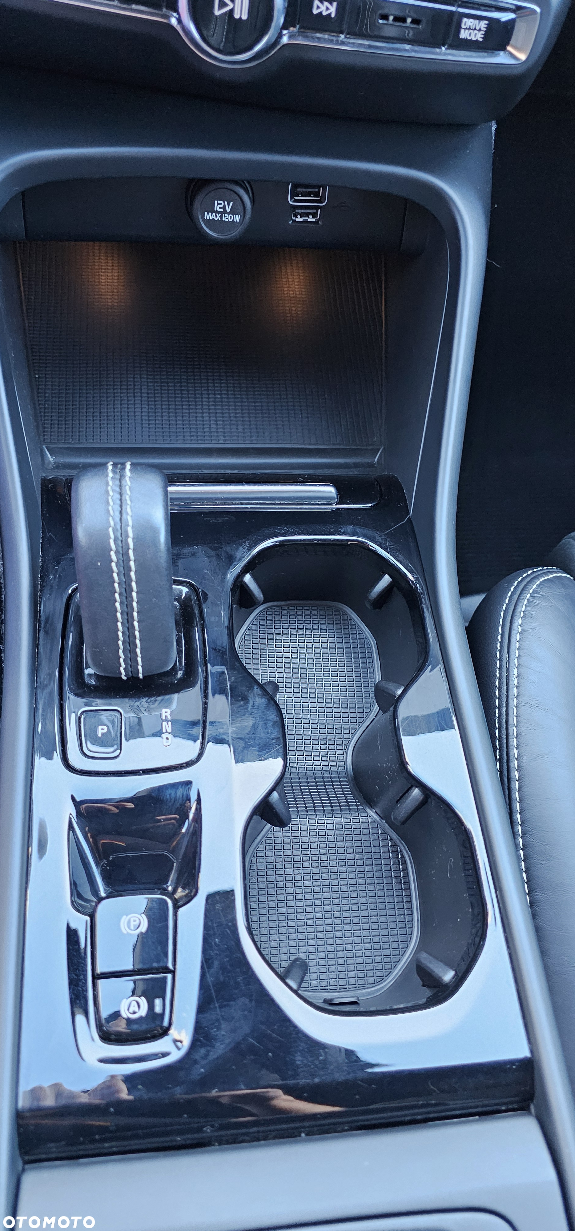 Volvo XC 40 T3 R-Design - 22