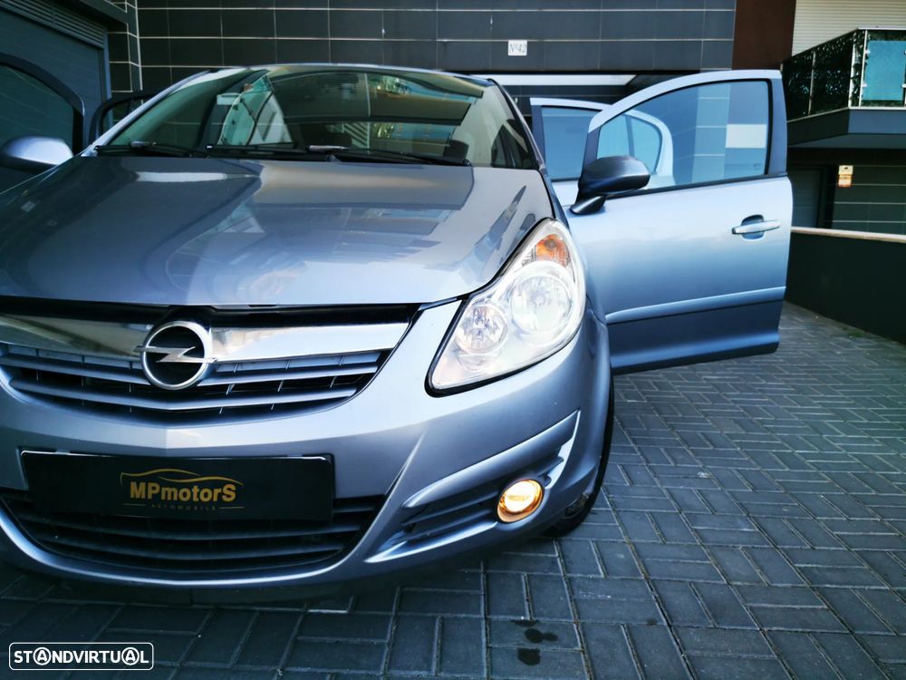 Opel Corsa 1.2 Cosmo - 4