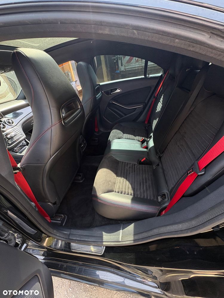 Mercedes-Benz CLA 45 AMG 4-Matic - 6