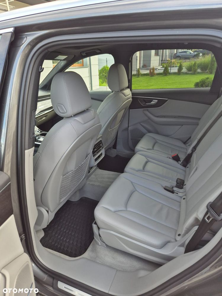 Audi Q7 - 10