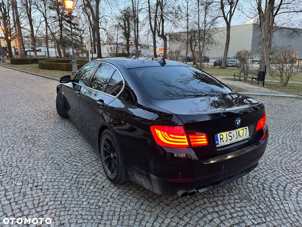 BMW Seria 5 528i - 3