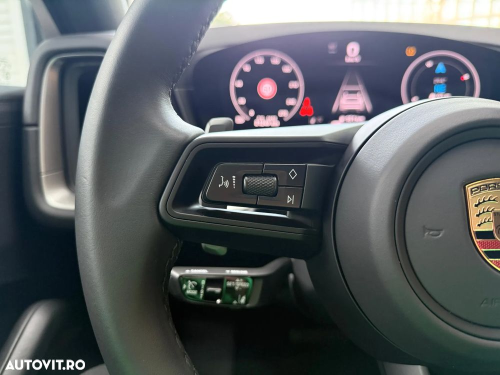 Porsche Cayenne Coupe Standard - 16