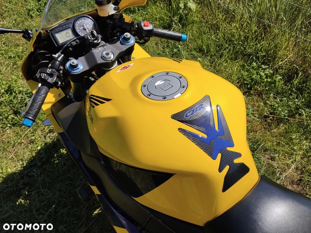 Honda CBR - 24