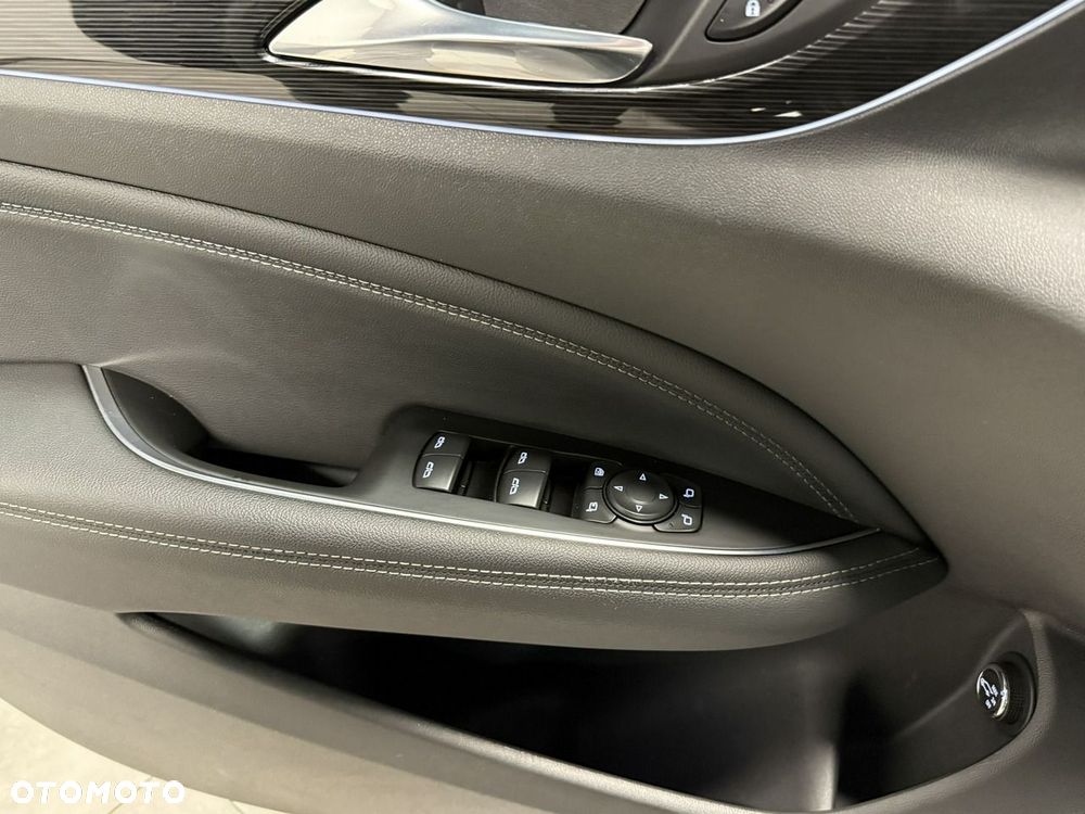 Opel Insignia - 18