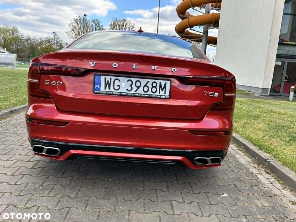 Volvo S60 T5 R-Design - 6