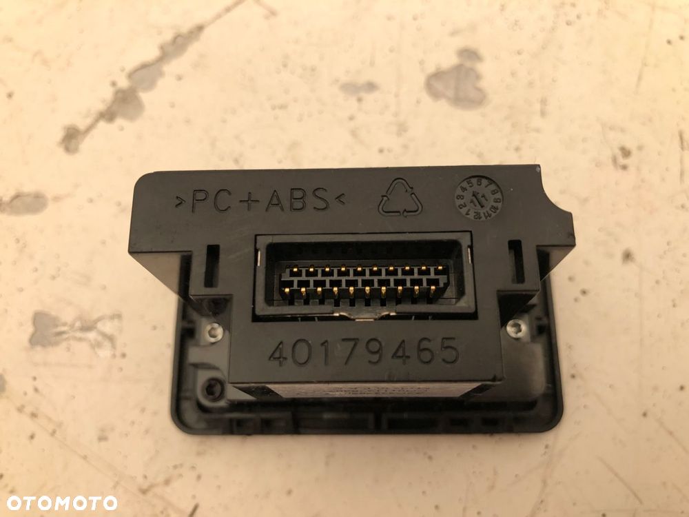 JAGUAR XK GNIAZDO USB 7W83 19C166 AB - 5