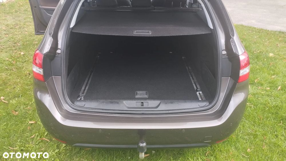 Peugeot 308 1.6 BlueHDi Allure S&S - 18