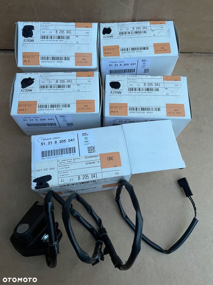 rygiel zaczep zamka drzwi przednich bmw e36 cabrio 8205041 nowy oryginał - 1