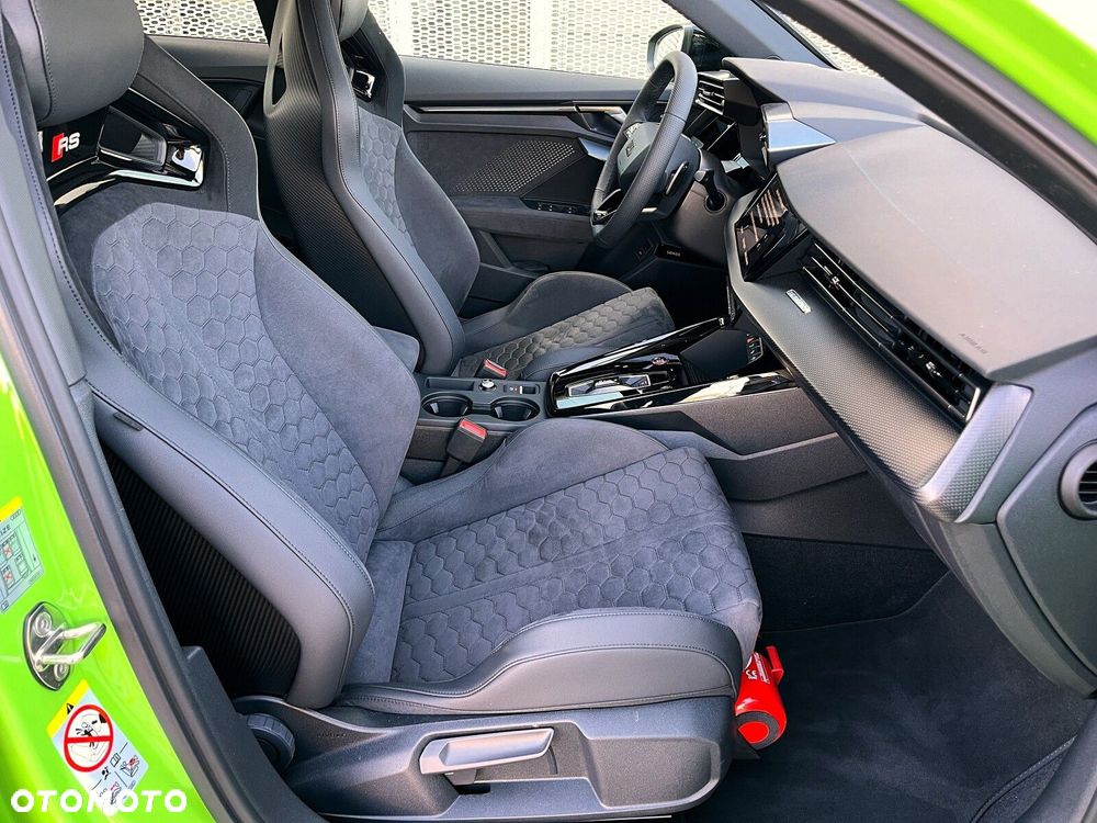 Audi RS3 Limousine - 18